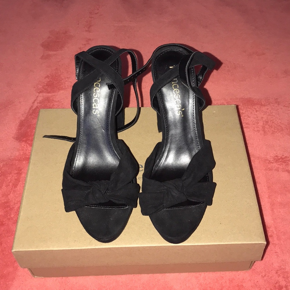 Size 7.5 Franchesca’s black fake suede heels. New!